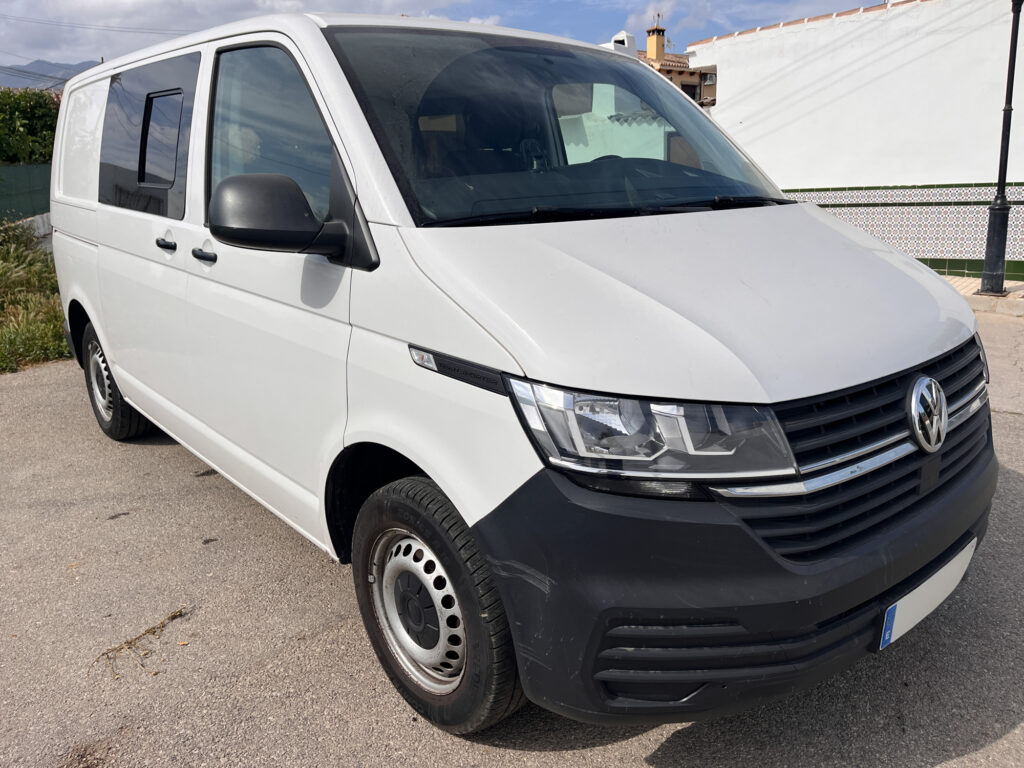 Off grid camper van conversion with Victron solar system